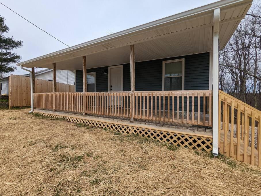 Summerlee Suite - Beautiful Remodeled Farmhouse Oak Hill Extérieur photo